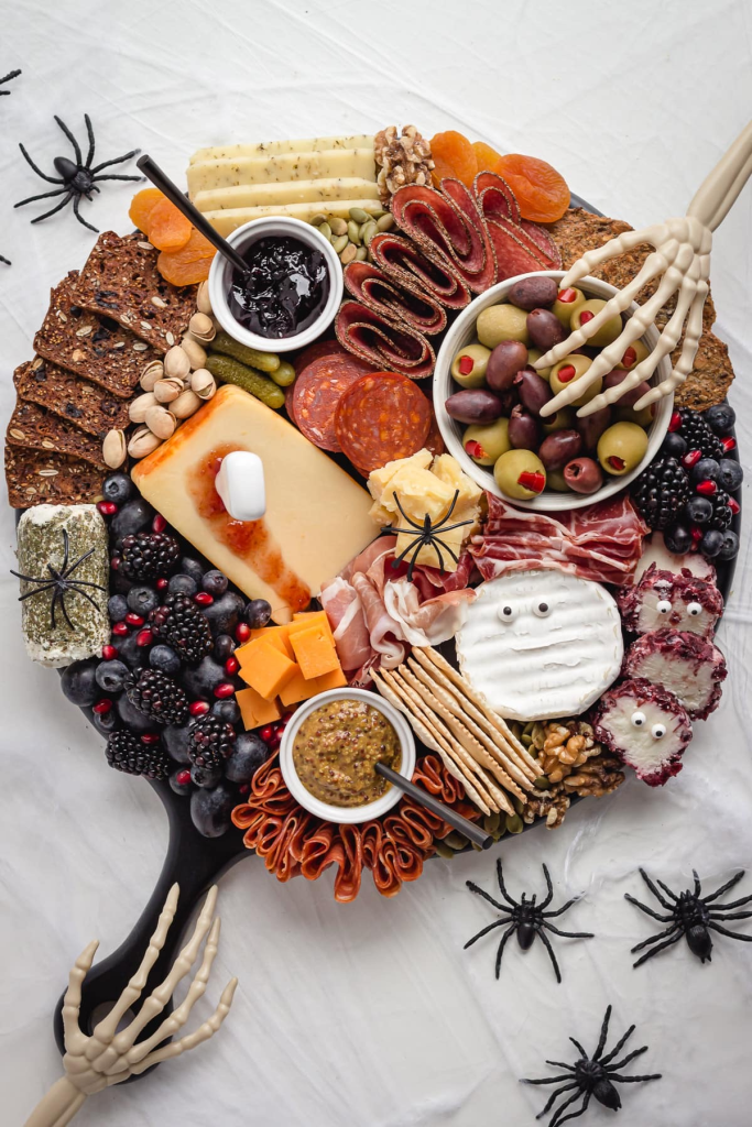 HALLOWEEN CHARCUTERIE BOARD IDEAS