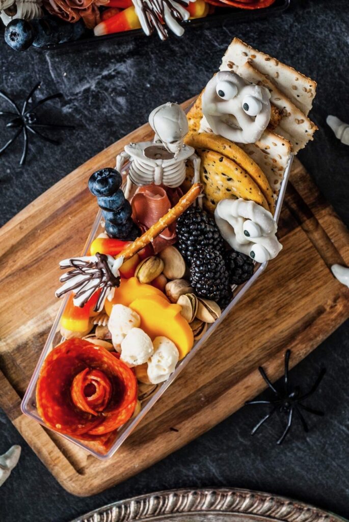 HALLOWEEN CHARCUTERIE BOARD IDEAS