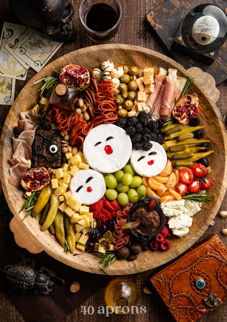 HALLOWEEN CHARCUTERIE BOARD IDEAS