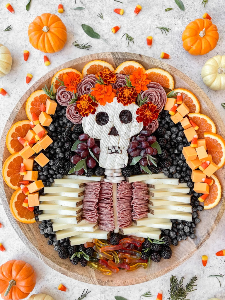 HALLOWEEN CHARCUTERIE BOARD IDEAS