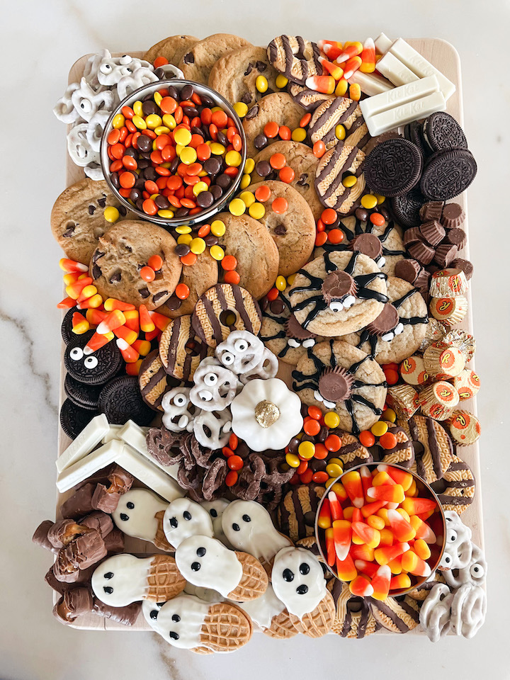 HALLOWEEN CHARCUTERIE BOARD IDEAS
