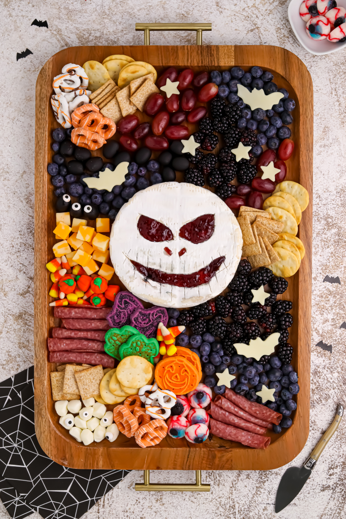 HALLOWEEN CHARCUTERIE BOARD IDEAS